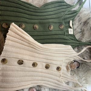 Sky and Sparrow Button Front Tank Top - XS